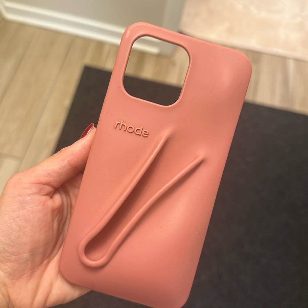 Rhode Skin Summer Lip Case for IPhone 14 PRO max Color: salty tan